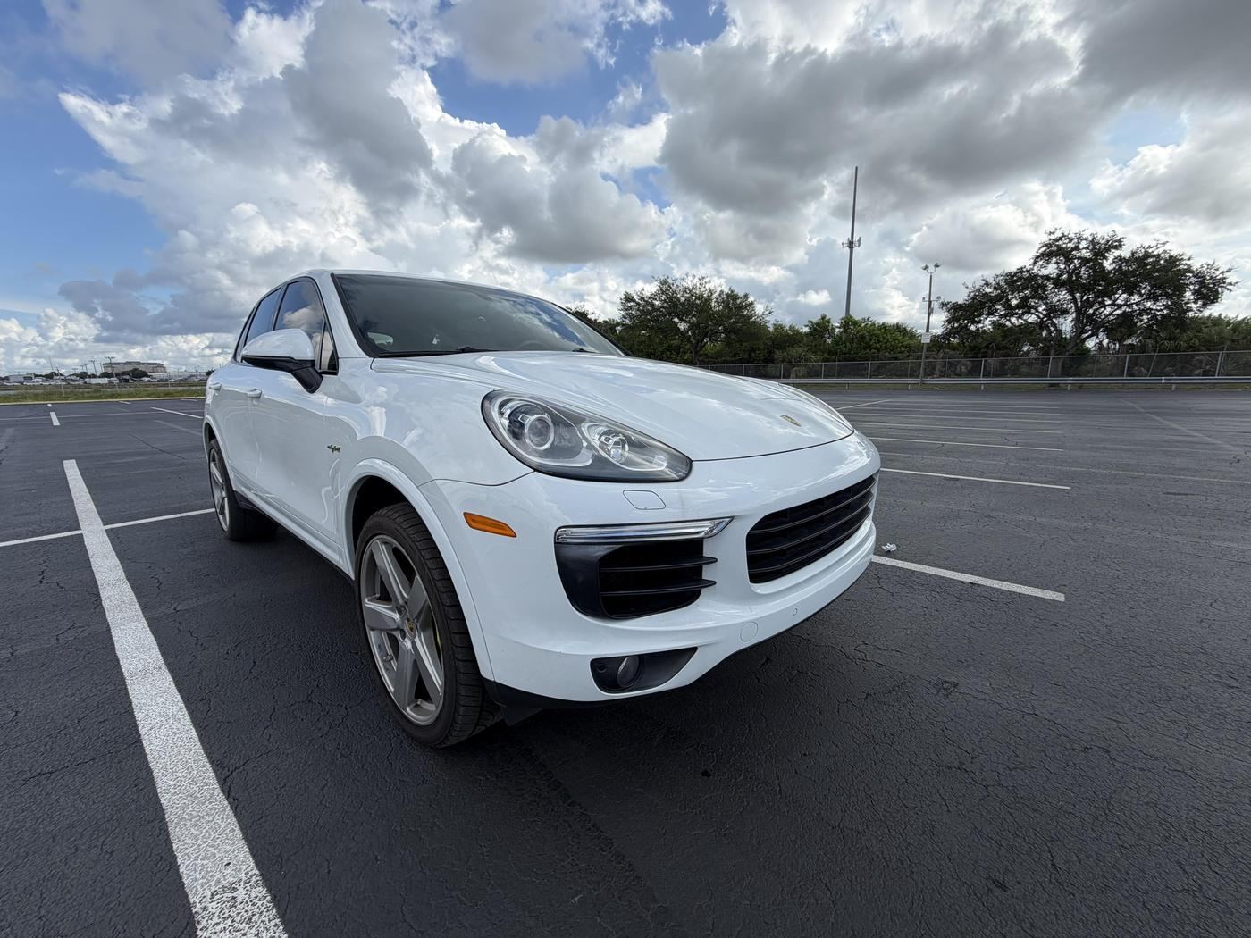 Vehicle photo 4