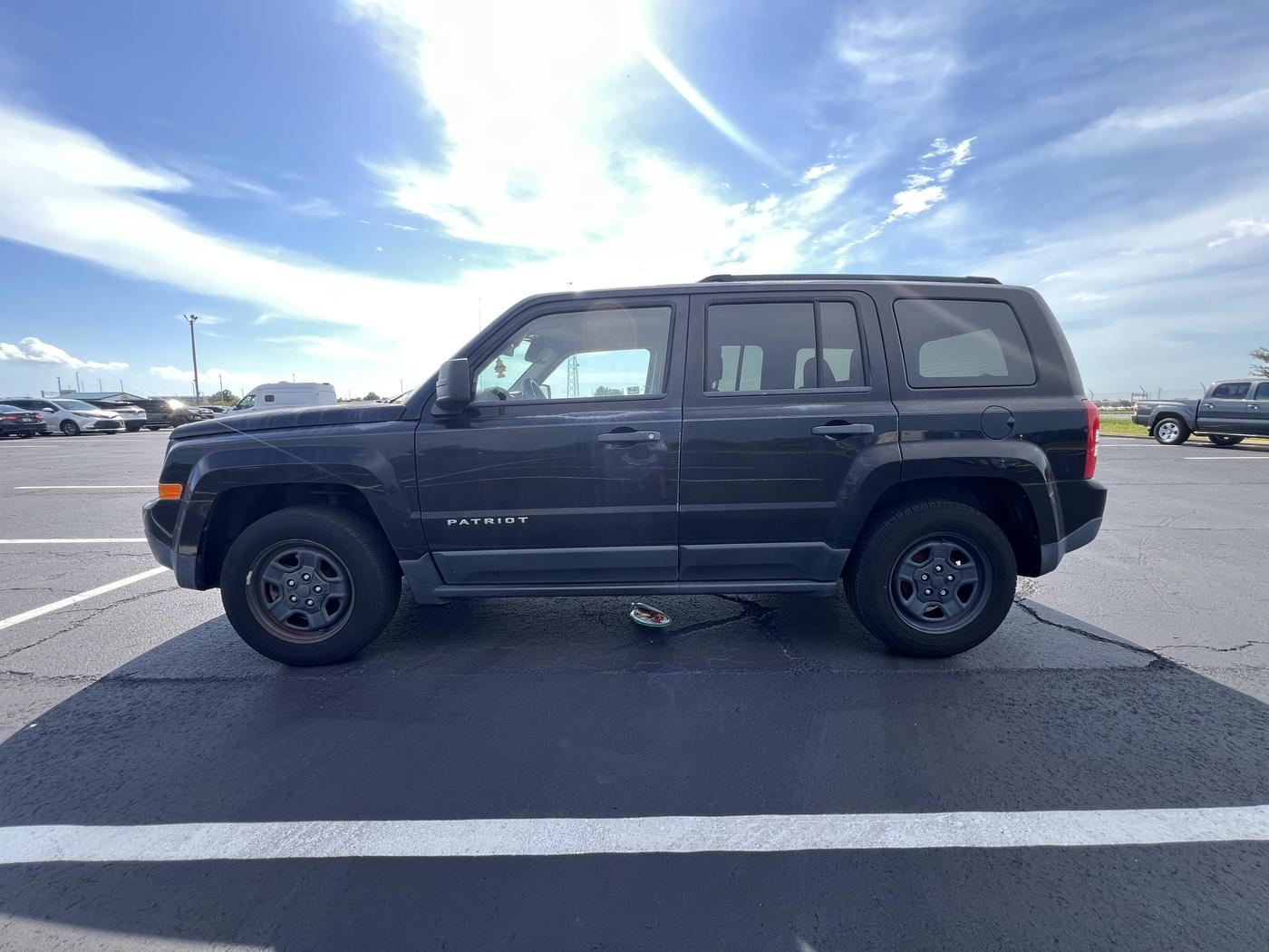 Vehicle photo 4