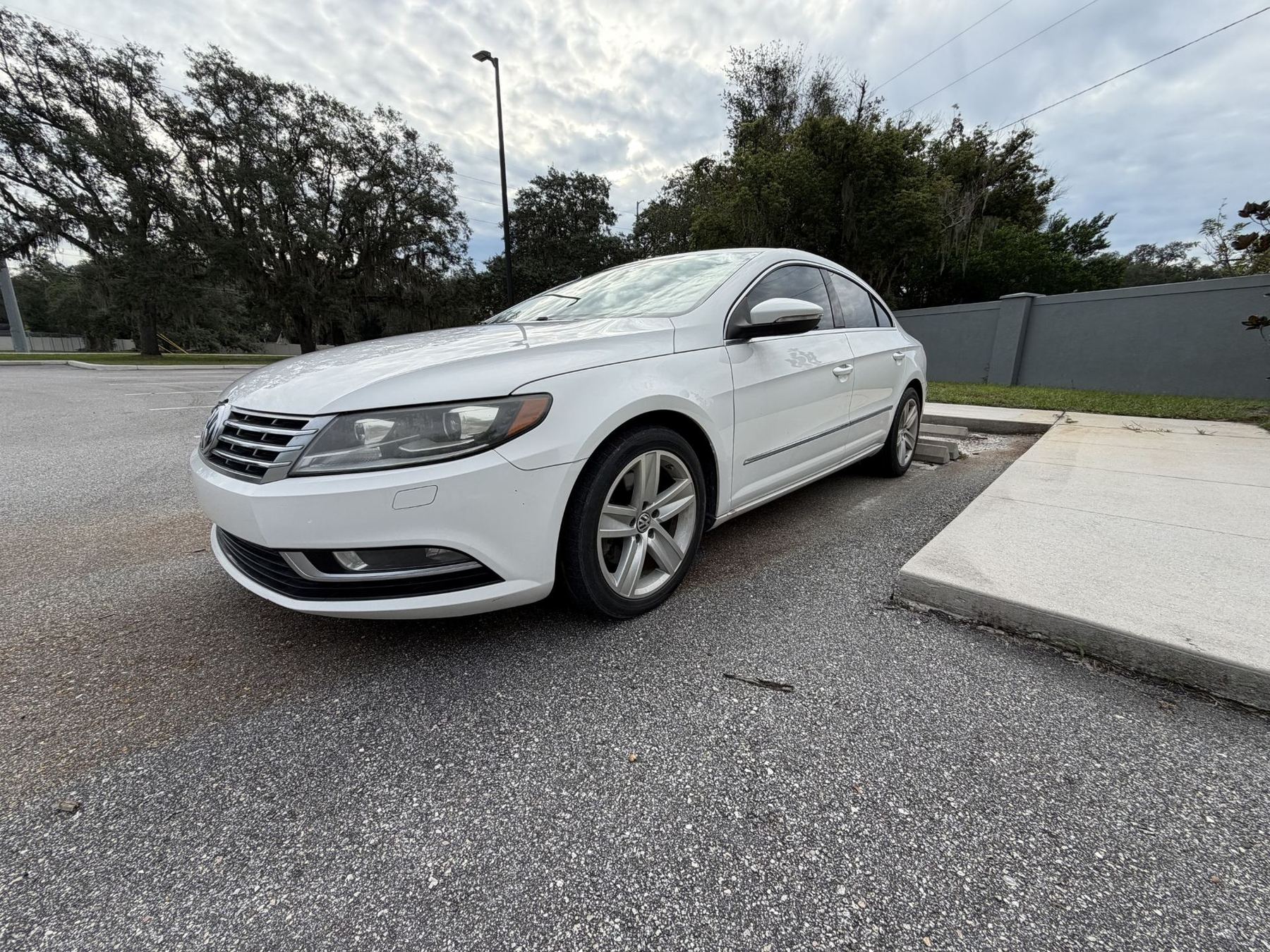 Vehicle photo 3