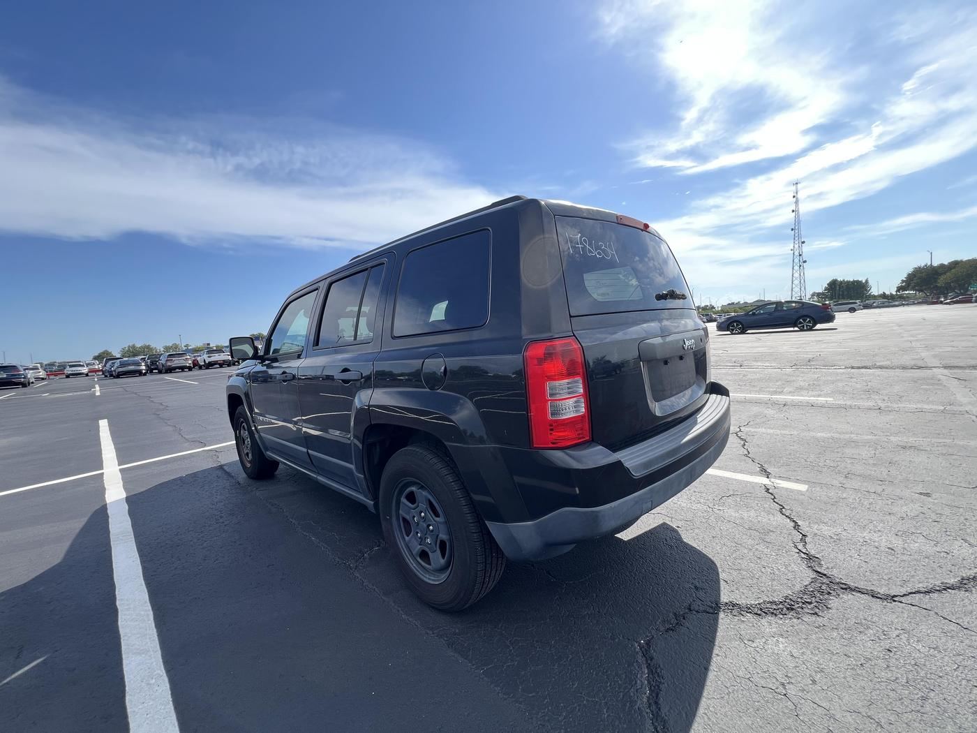Vehicle photo 5