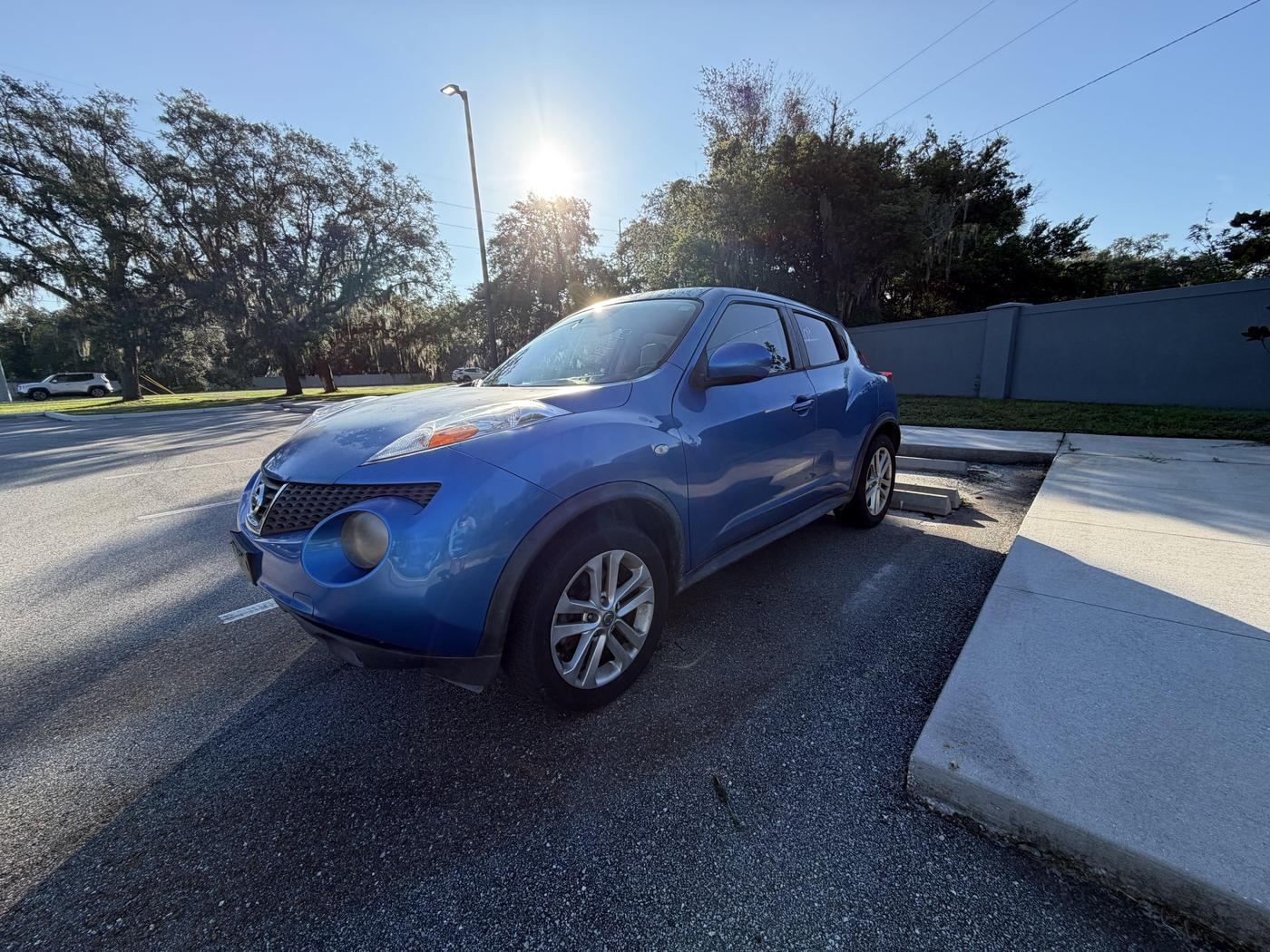 Vehicle photo 3