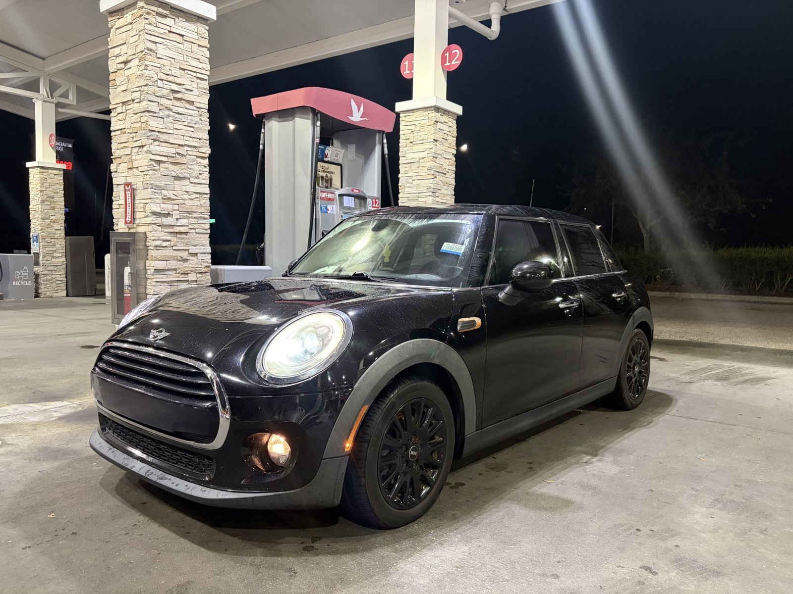 Vehicle photo 3