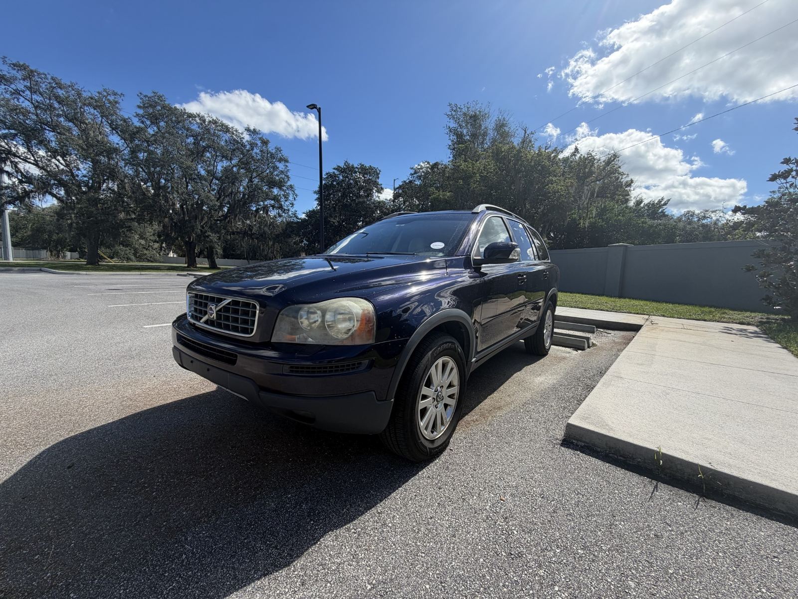 Vehicle photo 3