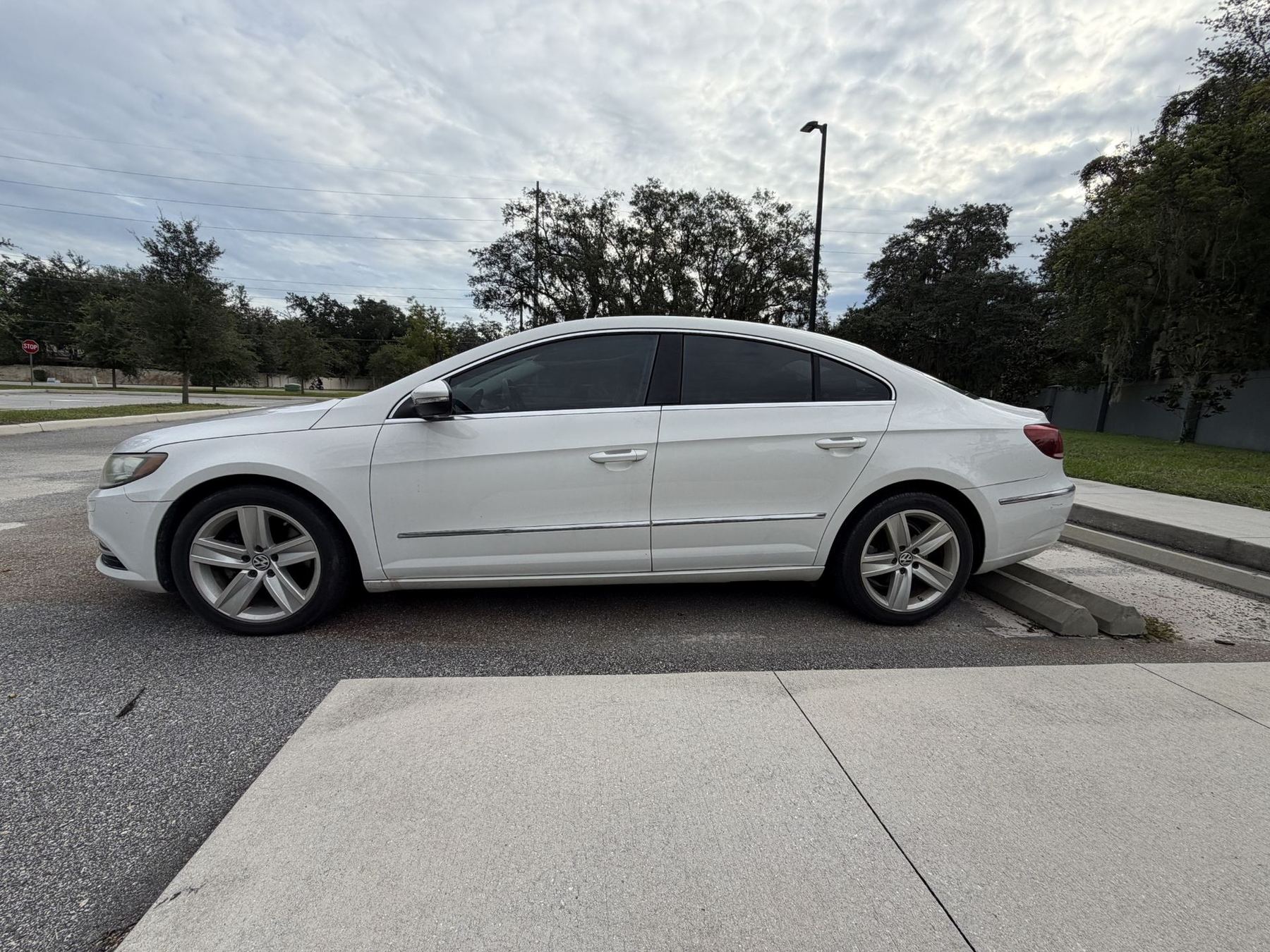 Vehicle photo 4