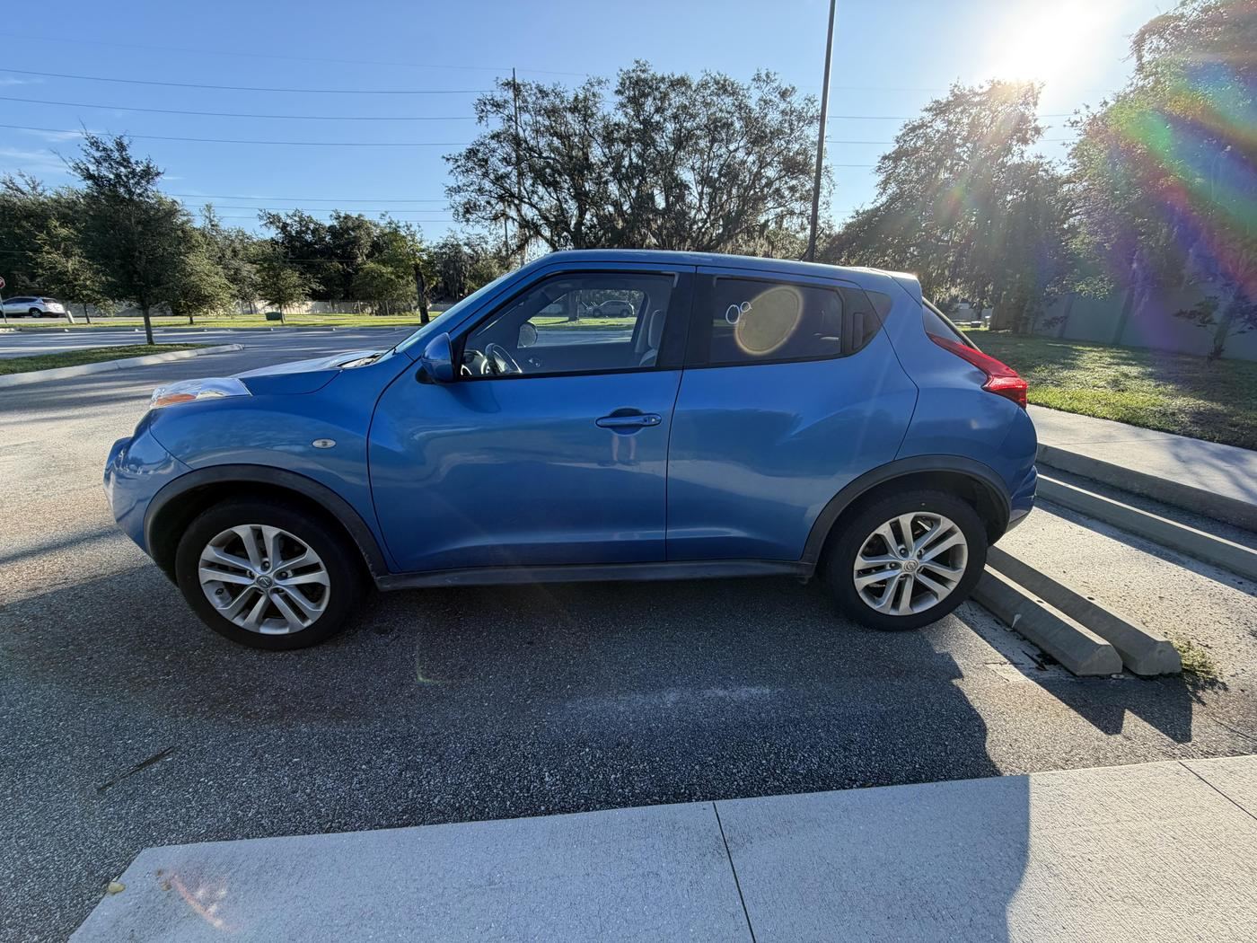 Vehicle photo 4